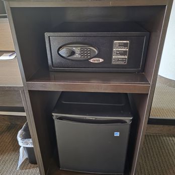 Sleep Inn - Refrigerator and safe with table above - Hotels Near Me - Lake Bluff, Illinois