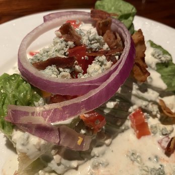 LongHorn Steakhouse - Blue Ridge Wedge has lots of good flavors and plenty of dressing - Steakhouses Near Me - Brunswick, Georgia LongHorn Steakhouse - Blue Ridge Wedge has lots of good flavors and plenty of dressing - Steakhouses Near Me - Brunswick, Georgia