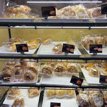 85°C Bakery Cafe-Balboa Mesa - 01-13-2023 - Coffee & Tea Near Me - San Diego, California