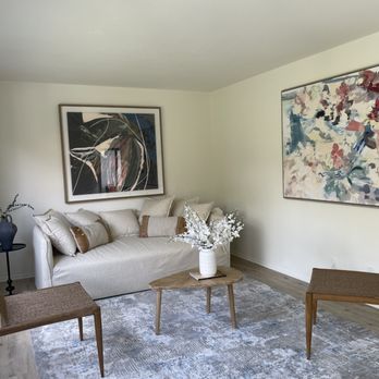 Aqua Ally Home - Family Room off of kitchen - Home Staging Near Me - Santa Ana, California Aqua Ally Home - Family Room off of kitchen - Home Staging Near Me - Santa Ana, California