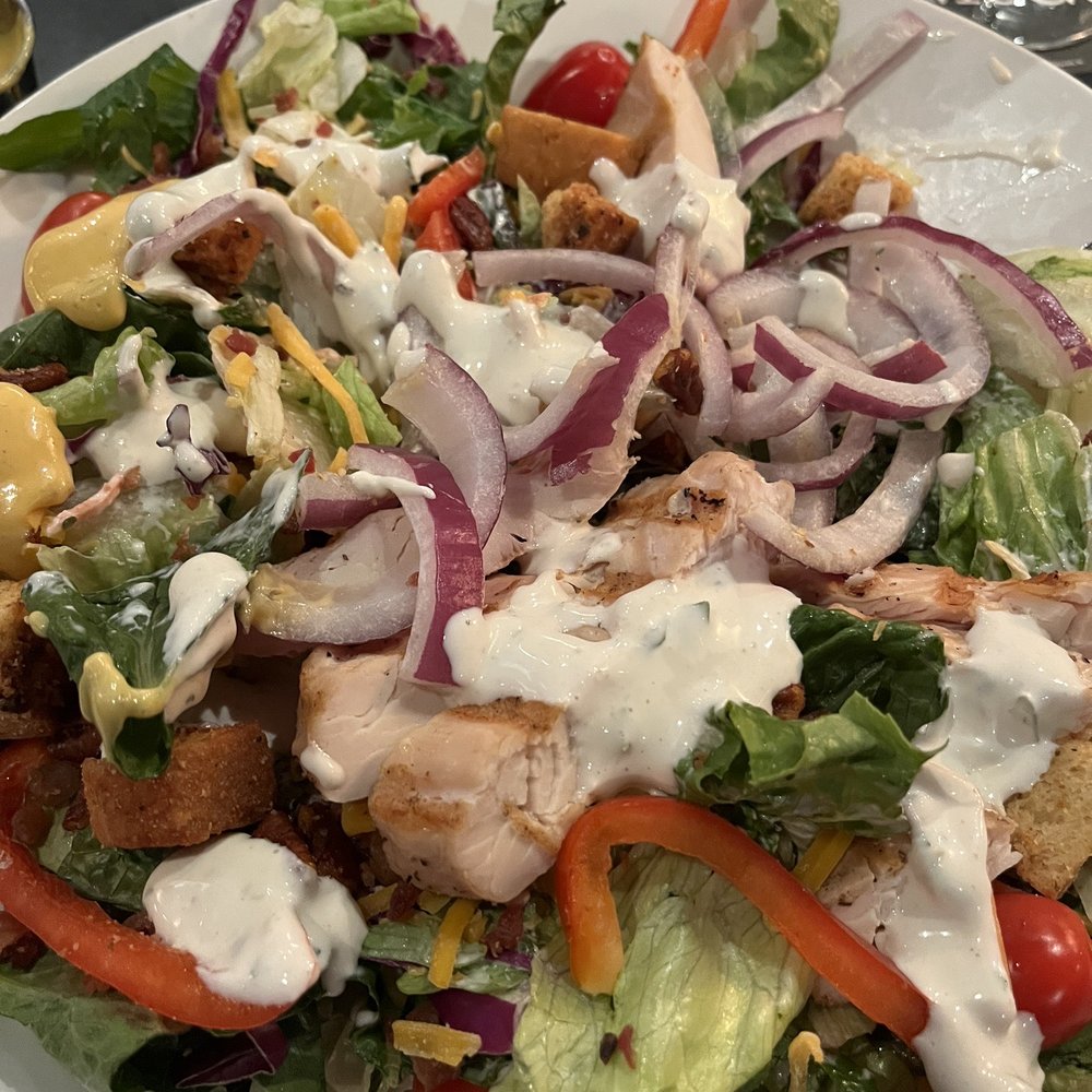 Houlihan's - Heartland chicken salad - Bars Near Me - Lee's Summit, Missouri Houlihan's - Heartland chicken salad - Bars Near Me - Lee's Summit, Missouri