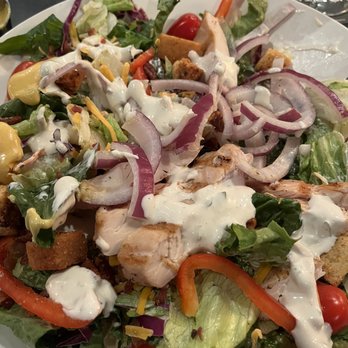 Houlihan's - Heartland chicken salad - Bars Near Me - Lee's Summit, Missouri Houlihan's - Heartland chicken salad - Bars Near Me - Lee's Summit, Missouri