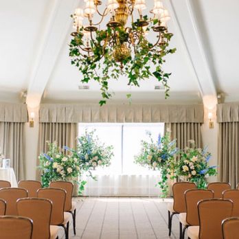 Hotel Sorrento - Photos by Blue Rose Photography; Florals by Wild Bloom - Hotels Near Me - Seattle, Washington