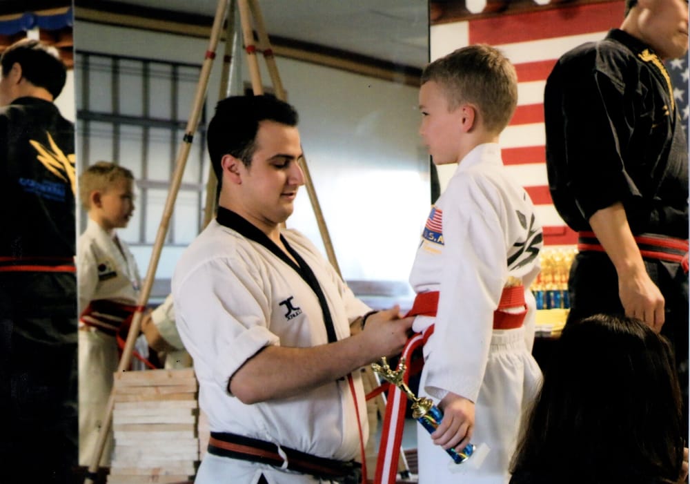 YB World Taekwondo Academy Logo