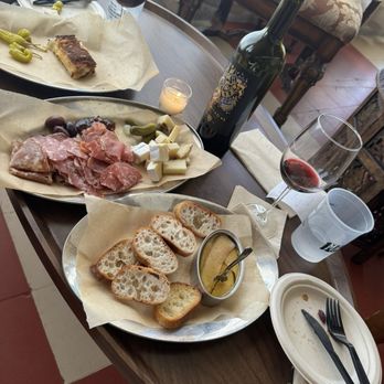 Magie - Girls dinner - Wine Bars Near Me - Miami, Florida
