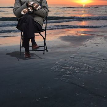 Siesta Key Beach - Bernie thought it was a bit chilly this evening in January - Beaches Near Me - Sarasota, Florida Siesta Key Beach - Bernie thought it was a bit chilly this evening in January - Beaches Near Me - Sarasota, Florida