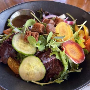 Stonefish Grill - House salad with balsamic dressing - Seafood Near Me - Haleiwa, Hawaii