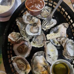 Rockefellers Raw Bar - Steamed Oysters on the Half Shell