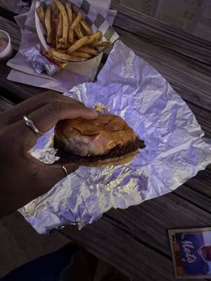 Smiley's Burger Club by null