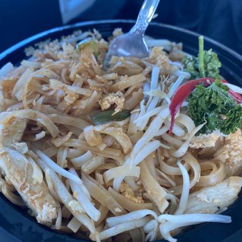 Asian Thai Kitchen 2 - Pad Thai chicken - Thai Near Me - Miami, Florida Asian Thai Kitchen 2 - Pad Thai chicken - Thai Near Me - Miami, Florida