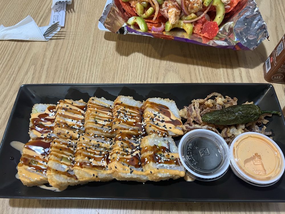 Buky Sushi Y Mariscos