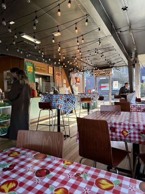 Botto’s BBQ by null