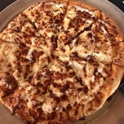 Ugo's Pizzaland - Chicken Alfredo Pizza