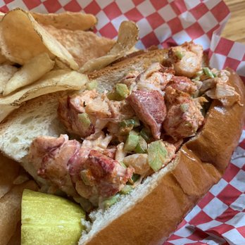 The Continental Westhampton - The Continental Lobster Roll with Housemade Chips - New American Near Me - Richmond, Virginia The Continental Westhampton - The Continental Lobster Roll with Housemade Chips - New American Near Me - Richmond, Virginia