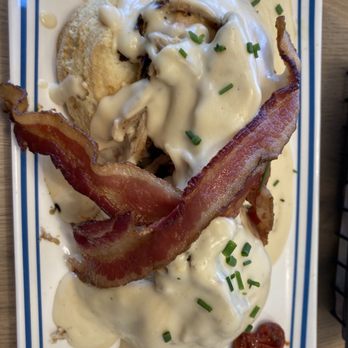 Biscuit Belly - Evansville - Hot Brown - Breakfast & Brunch Near Me - Evansville, Indiana