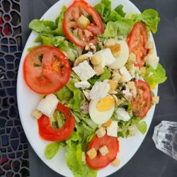 Hotel du Casino - Salad