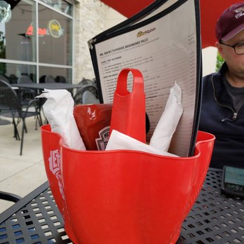 Mr Brews Taphouse - Outside kit - American Near Me - Menomonee Falls, Wisconsin