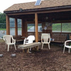 Aquia Harbour Dog Park - Area for owners to sit when cold/rain