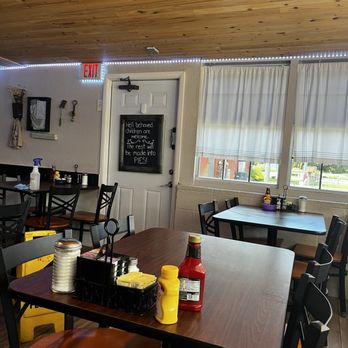 Mary's Kountry Kitchen - Inside - Breakfast & Brunch Near Me - Tavares, Florida Mary's Kountry Kitchen - Inside - Breakfast & Brunch Near Me - Tavares, Florida