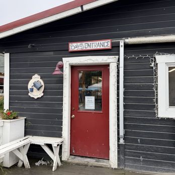 Talkeetna Roadhouse - Cafes Near Me - Talkeetna, Alaska