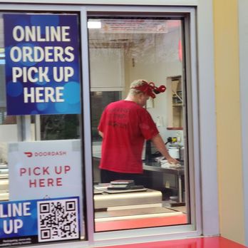 Bruster's Real Ice Cream - The Online orders Pick-up window. - Ice Cream & Frozen Yogurt Near Me - Roanoke, Virginia