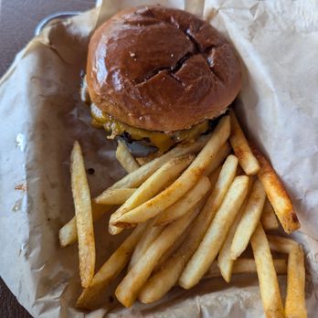 Colt Grill - Child cheeseburger - Barbeque Near Me - Sedona, Arizona
