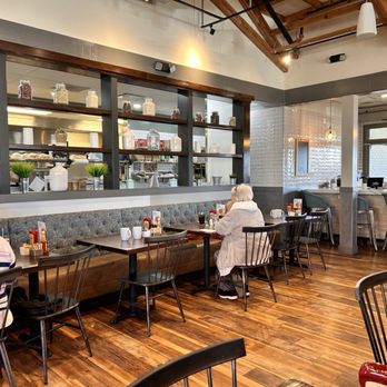 First Watch - Interior - Breakfast & Brunch Near Me - Broken Arrow, Oklahoma