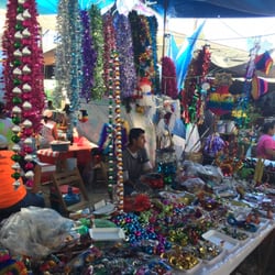 Mercado Leoncio Gonzales - Ornaments