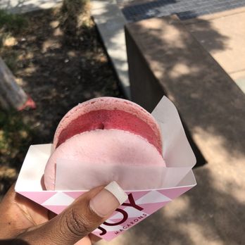 Joy Macarons - Raspberry ice cream sandwich - Macarons Near Me - Dallas, Texas Joy Macarons - Raspberry ice cream sandwich - Macarons Near Me - Dallas, Texas