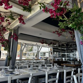 Al Caprì - Interior - Cafes Near Me - Capri, NA