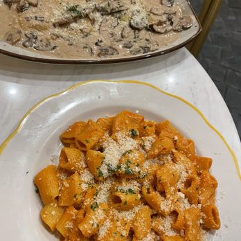 Trattoria Da Sofia - Spicy rigatoni vodka pasta and ravioli di carne - Italian Near Me - San Diego, California Trattoria Da Sofia - Spicy rigatoni vodka pasta and ravioli di carne - Italian Near Me - San Diego, California