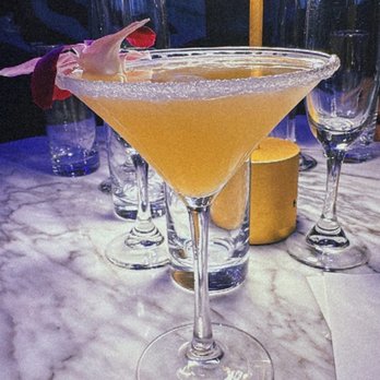 Garden Rooftop - Peach Lemon Drop - New American Near Me - Baltimore, Maryland