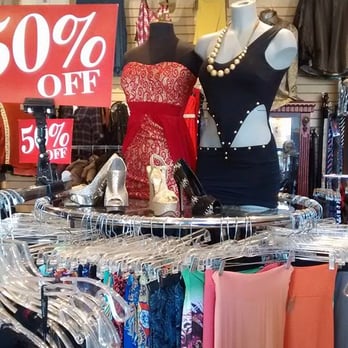 Tops n Tee's - Women's Clothing Near Me - Palm Springs, California