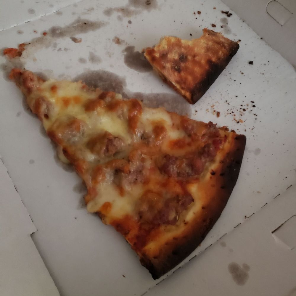 DiLeo's Pizzeria - Cold soggy burnt pizza. - Pizza Near Me - Elmhurst, Illinois DiLeo's Pizzeria - Cold soggy burnt pizza. - Pizza Near Me - Elmhurst, Illinois
