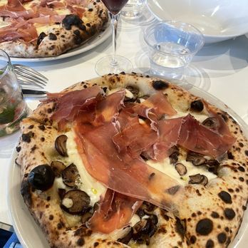 Bottega Italia - Pizza Near Me - Temecula, California