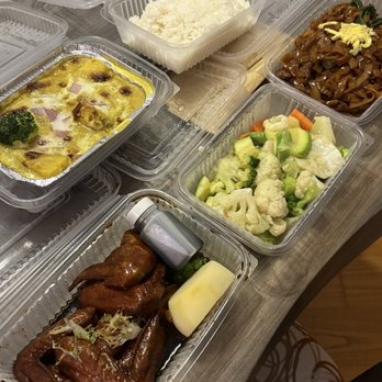 太平館餐廳 - Wings, veggies, noodles, rice, curry - Chinese Near Me - Hong Kong, HK