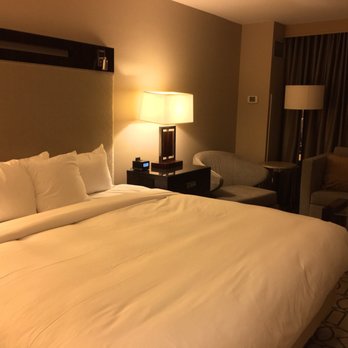Hilton Columbus at Easton - King room - Hotels Near Me - Columbus, Ohio Hilton Columbus at Easton - King room - Hotels Near Me - Columbus, Ohio