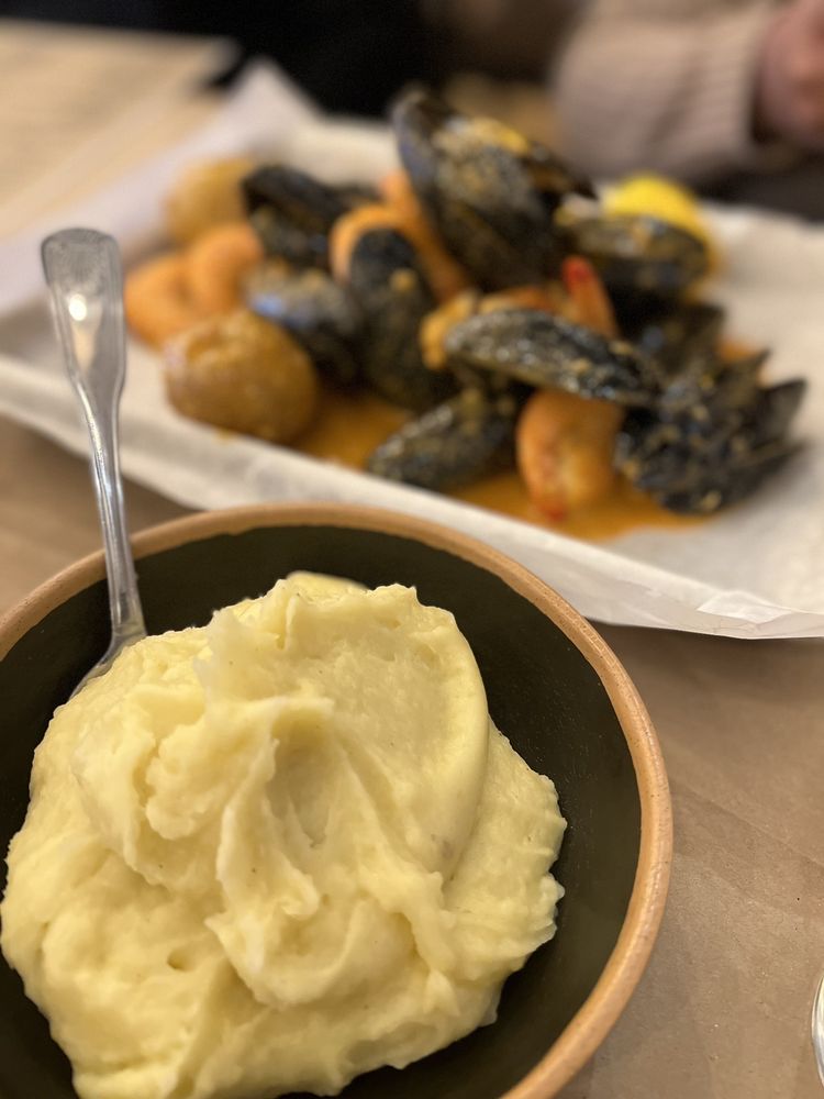 Food from Voodoo Crab of Rockville Centre