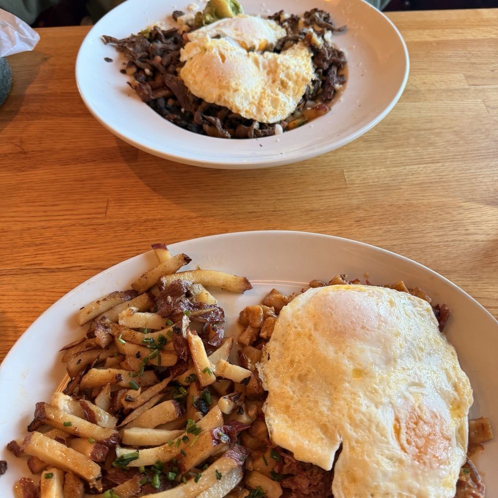 Mad Rooster Cafe - Milwaukee - Corn beef hash Mexican steak bowl - Cafes Near Me - West Milwaukee, Wisconsin Mad Rooster Cafe - Milwaukee - Corn beef hash Mexican steak bowl - Cafes Near Me - West Milwaukee, Wisconsin
