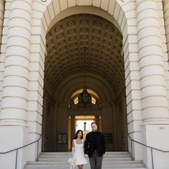 Pasadena City Hall - In front of City Hall - photo by Jenny Markham Photography - Landmarks & Historical Buildings Near Me - Pasadena, California Pasadena City Hall - In front of City Hall - photo by Jenny Markham Photography - Landmarks & Historical Buildings Near Me - Pasadena, California
