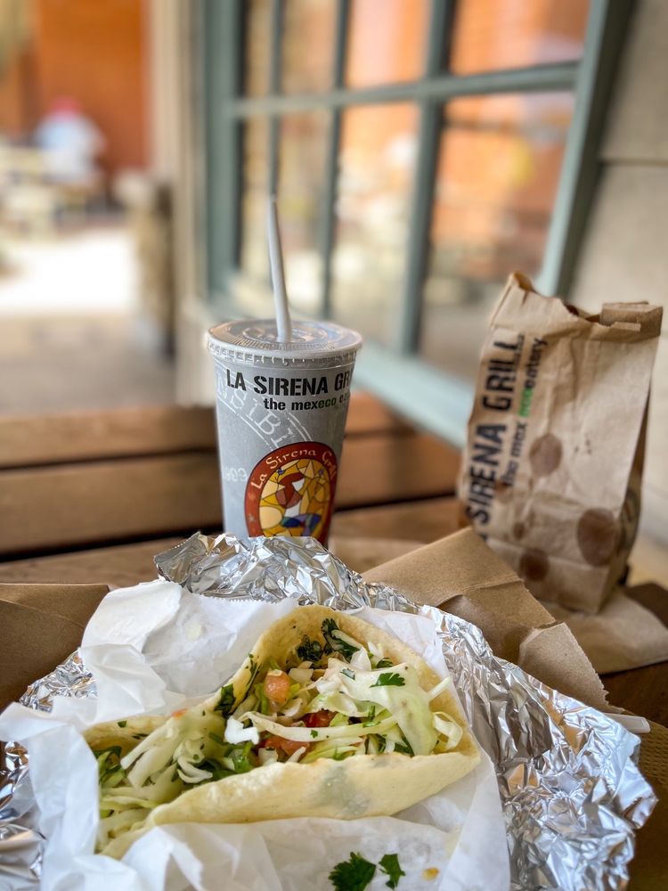 Food from La Sirena Grill