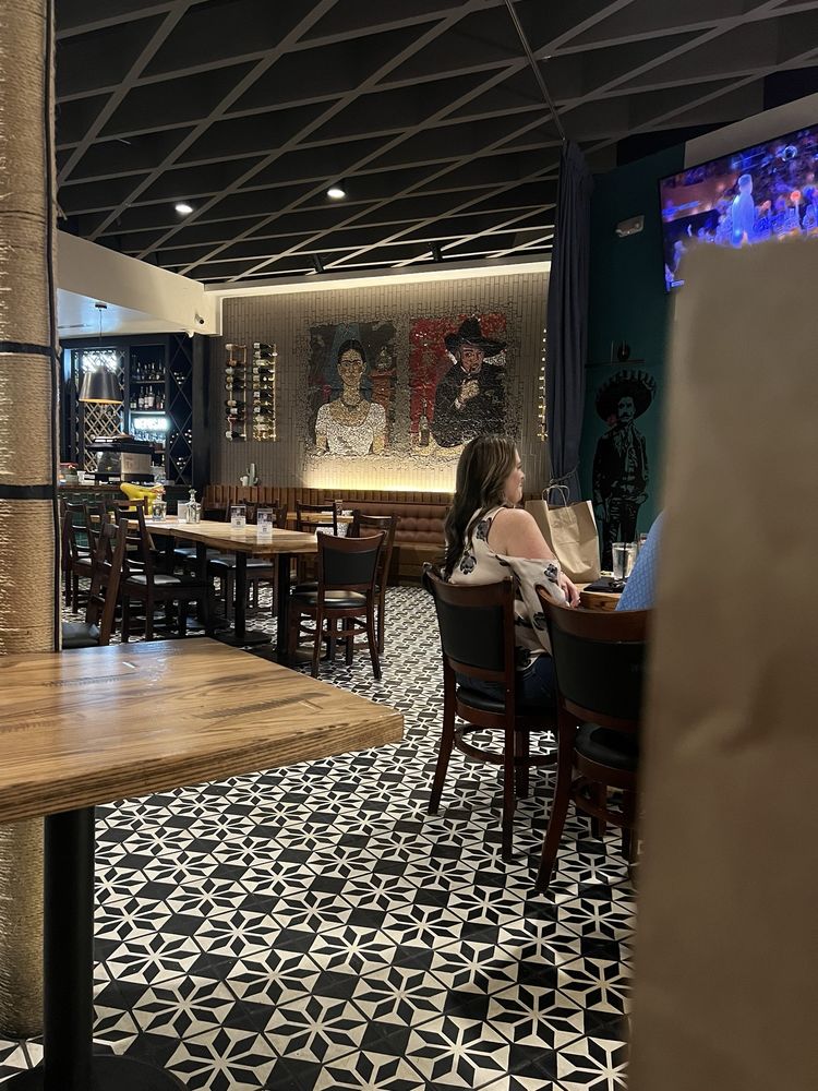 El Bolero - Design District