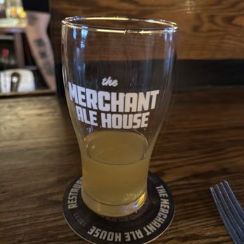 The Merchant Ale House - Sunset Glow Sour IPA - Pubs Near Me - St Catharines, Ontario