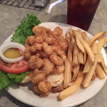 Penn's Restaurant - I'm a shrimp poboy junkie. - Seafood Near Me - Forest, Mississippi