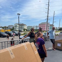 HWY 12 Amusements - People waiting 30 minutes after they were supposed to be open.