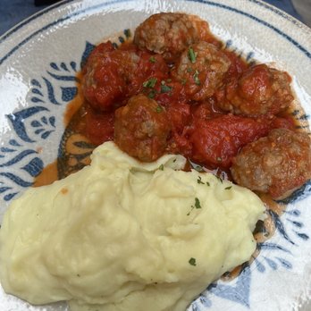 Trattoria Antellesi - Meatballs with mashed potatoes - Italian Near Me - Florence, FI Trattoria Antellesi - Meatballs with mashed potatoes - Italian Near Me - Florence, FI