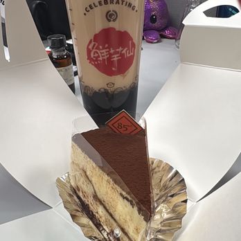 Meet Fresh - Brown sugar boba and tiramisu cake - Desserts Near Me - Chandler, Arizona Meet Fresh - Brown sugar boba and tiramisu cake - Desserts Near Me - Chandler, Arizona