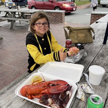 The Net Result - Seafood Near Me - Vineyard Haven, Massachusetts