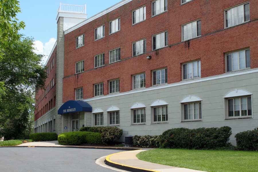 BERKELEY Updated October 2024 2910 S Glebe Rd, Arlington, Virginia