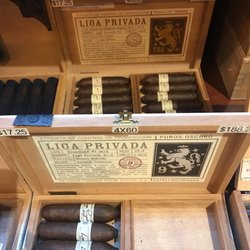Brown's Smoke Shoppe